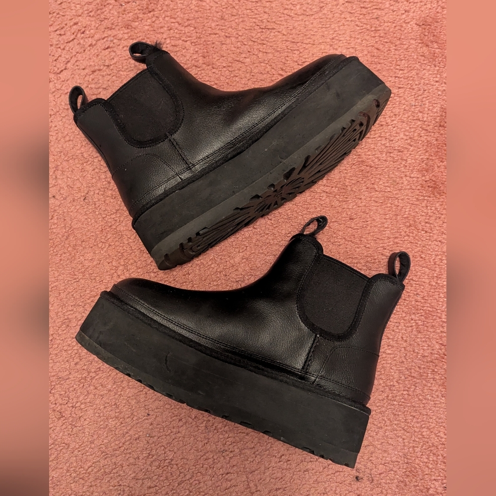 Ugg Neumel Platform Chelsea Boots in Black Leather